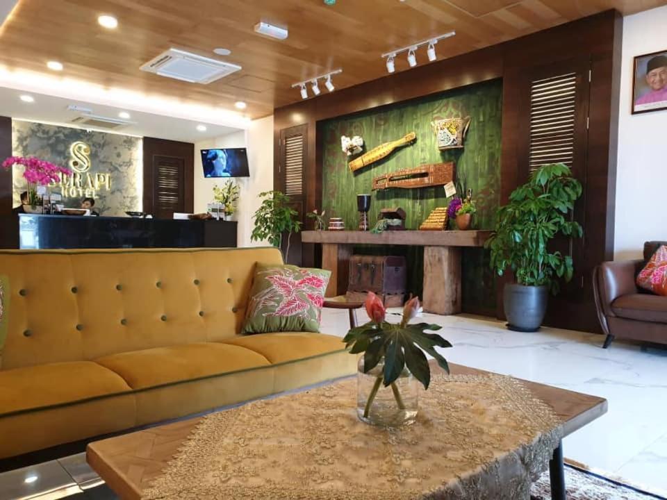 Serapi Hotel Kuching Exterior photo